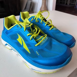 Altra athletic tennis shoes